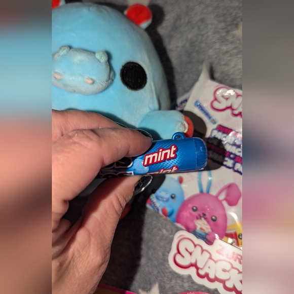 Zuru Snackles Series 1 Hugh Hippo Mentos Plush With Sticker And Tags - Picture 5 of 8